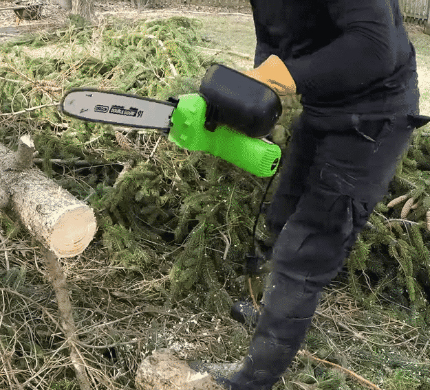 electric chainsaw