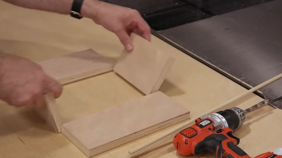 making a dowel joint