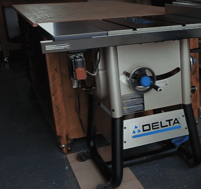 Delta 36 725 table saw side view