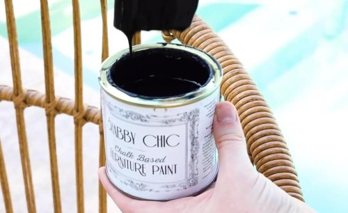 Shabby Chic Chalk-Based Furniture Paint