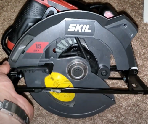 Skil 15 AMP 7-1/4 Circular Saw With Laser Guide