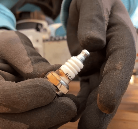 chainsaw defective spark plug