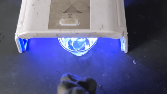 UV resin under UV lamp