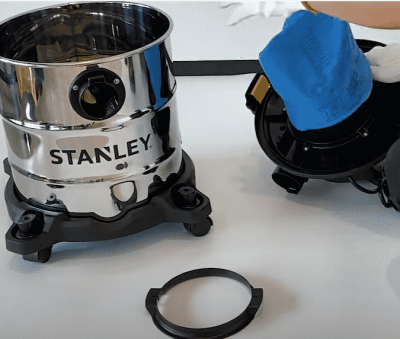 assembling Stanley SL18116 Wet-Dry Vacuum