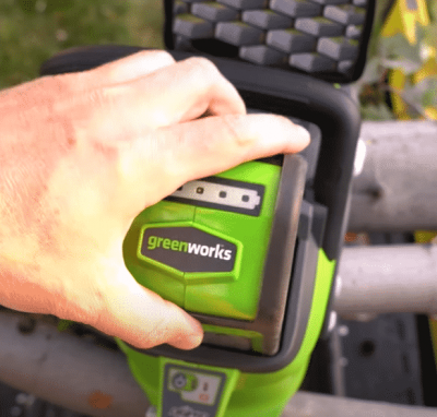 battery of Greenworks G-MAX