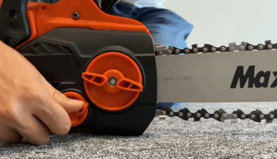 chain adjustment on Maxlander chainsaw