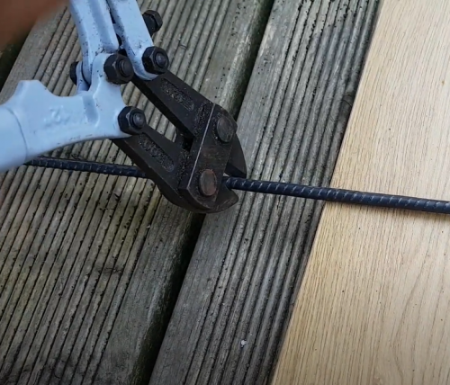cutting rebar with bolt cutters