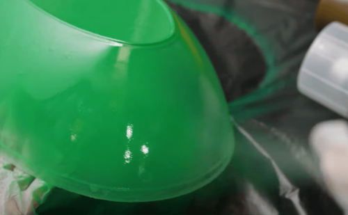 painting plastic bowl green