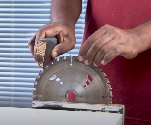 sharpening a circular saw blade