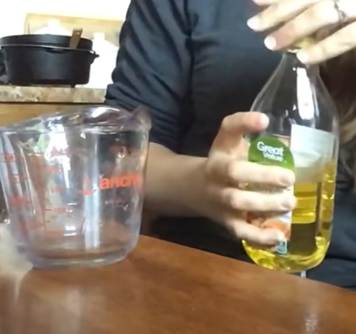vinegar and oil to remove stain on wood